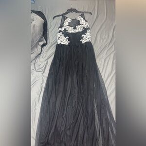 Size small never worn!